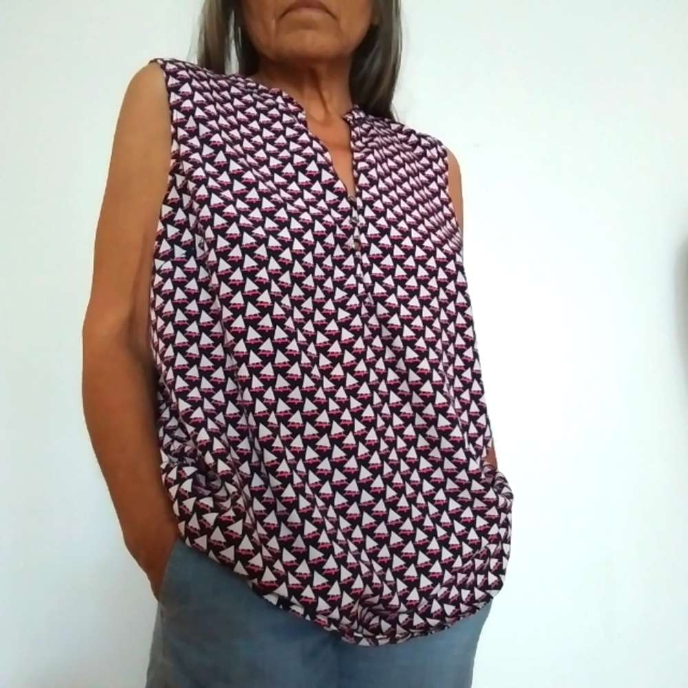 Tommy Hilfiger Sleeveless summer blouse Size L